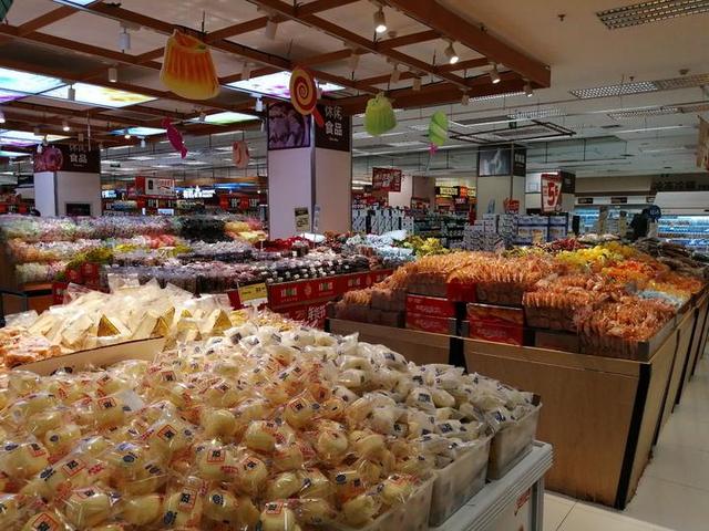 興高采烈進南寧農(nóng)副產(chǎn)品平價專營區(qū)，一看價格讓人哭笑不得